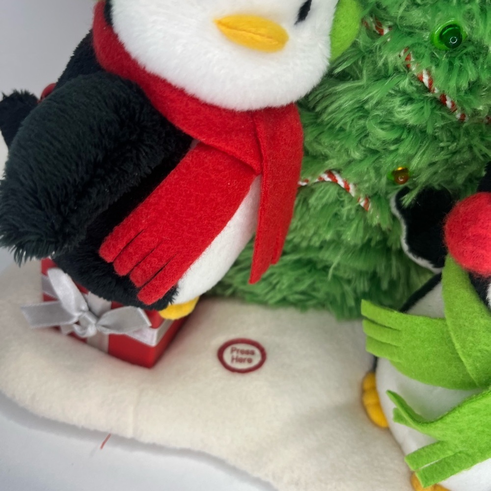 Hallmark Jingle Pals 2006 Very Merry Trio Snowman and Penguins *NOT working* - Picture 3 of 12